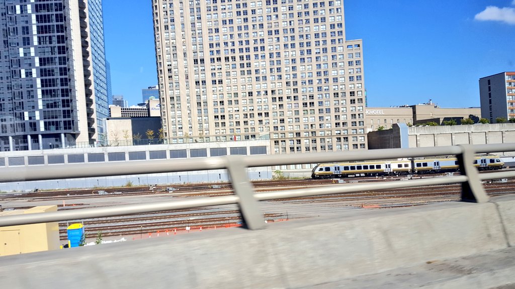 chrisjamesdrew's tweet photo. Bridal and groom outfit shopping today means I got to see the future routes of the @HurontarioLRT and @FinchWestLRT. Sadly no time for pictures so here's @UPexpress on a rare east of Union visit (taken from passenger seat). #Canpa Weekend. https://t.co/spW32wFPol