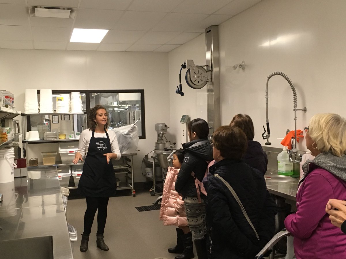 MealsOnWheelsca's tweet photo. Kicking off #DOYYC2018 with out first tour. These early birds are excited to find out how we produce 2500 meals daily! https://t.co/TjZ5iNP8cU
