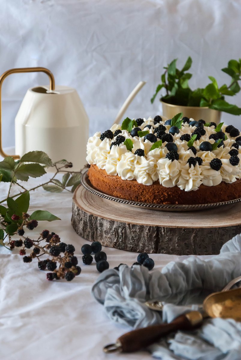 Une nouvelle recette est en ligne sur le blog, un gâteau au citron aux mûres et myrtilles.
cookandgoute.org/gateau-au-citr…