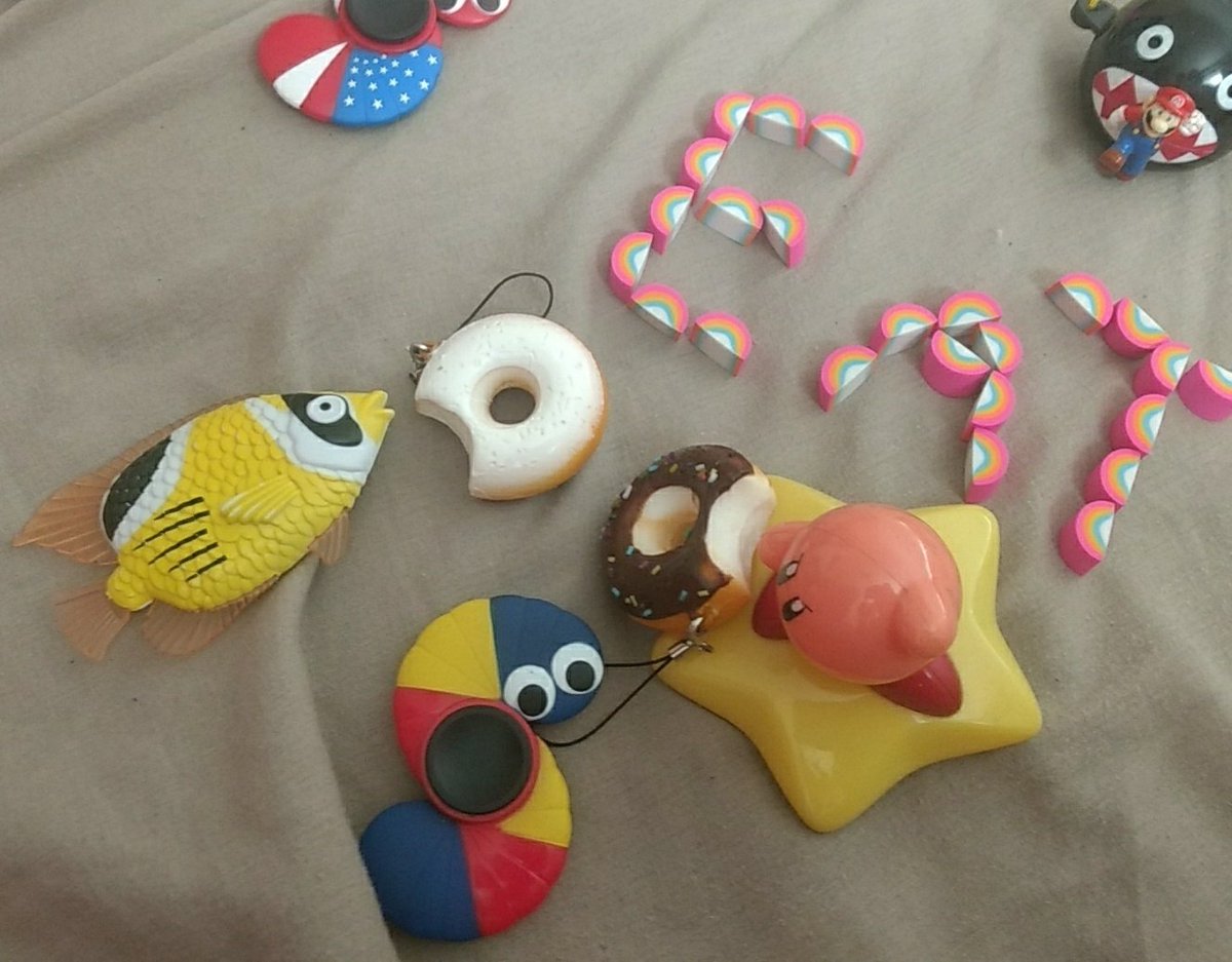 NiceMrWilson's tweet image. eat donuts