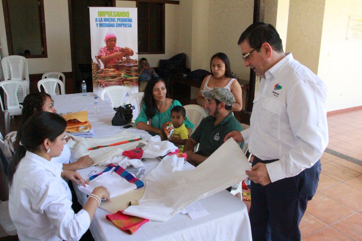 selvinbarralaga's tweet photo. Una semana muy provechosa, siguiendo instrucción del Pdte @JuanOrlandoH estamos llegando a los municipios para brindar atención integral a los emprendedores, somos parte de esta novedosa iniciativa llamada #BrigadasMiPymes  que sin duda traerá grandes resultados. #GraciasLempira https://t.co/DABAdvc64E