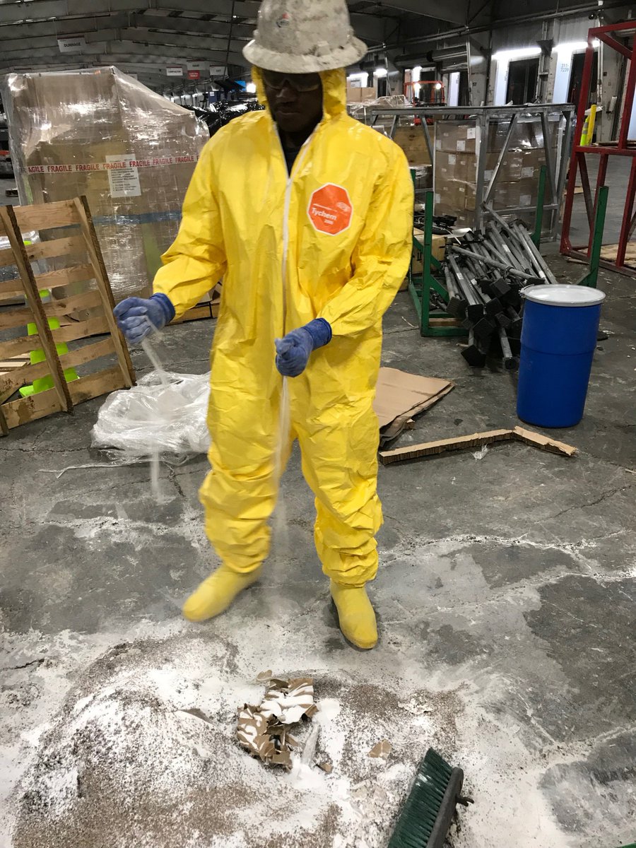 JobsH2o's tweet photo. Sometimes your first day on the job is also your first emergency response😊 A corrosive battery acid leak that we contained and neutralized properly! #newteammembers #hazmatlife #ppe #SLC #joinourteam https://t.co/4FPbp2ZWPo