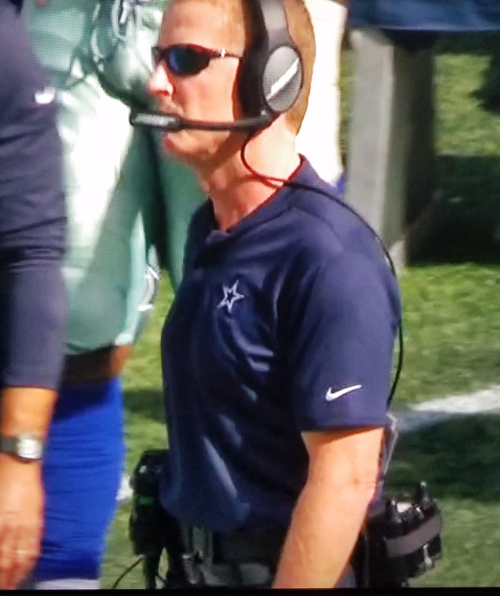 The superhero tool belt is growing. Looks like he's added a second boomerang, breath mint holder, and change dispenser (in case someone needs to break a dollar).