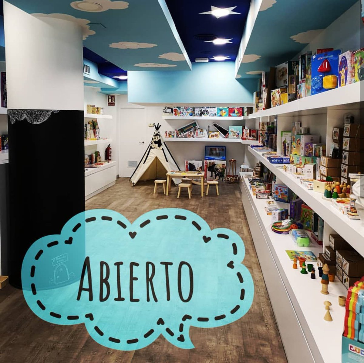 🎉 YA ESTAMOS ABIERTOS 🎉 Podéis venir a vernos cuando queráis. Os esperamos con los brazos abiertos, Pitusines!! 🤗 #Pitusines #GranVíaDeSanMarcos19 #León #Leonesp #juguetería #juguetes #toys #Montessori #Waldorf #juguetesdemadera #juguetestradicionales #juguetesartesanales