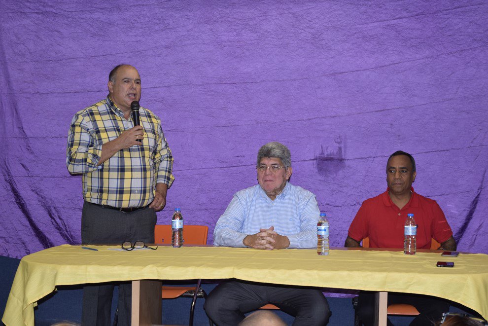 Anni0616's tweet photo. Asamblea de coordinadores del diputado Dilepcio Nuñez en apoyo a fernando rosa el alcalde del concenso rumbo 2020 https://t.co/pENsDei6dC