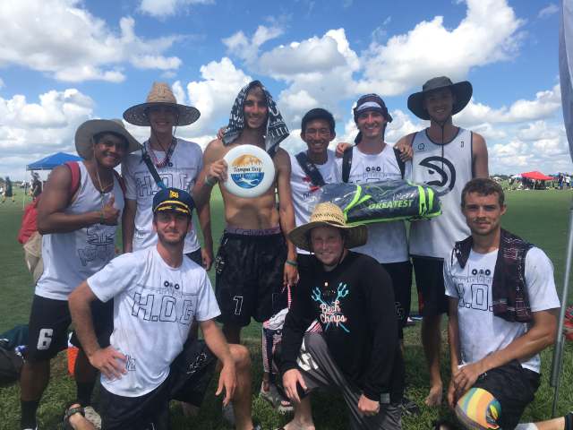 TampaBayUlti's tweet image. Congratulations to our 2018 Southeast Regionals Spirit Champions!

Men: @HogUltimate
Mixed: @hsvmethod
Womens: @queen_cake_ulti

Thanks to @TheGreatestBag for their support and awesome bags for our winners!