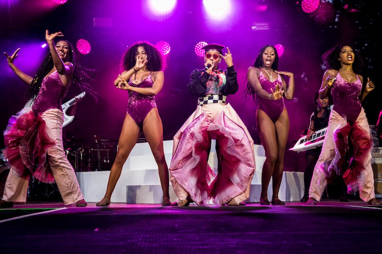 Qbertplaya's tweet image. Saw my queen again yesterday. 👑 What a thrill, to be mere feet away from @JanelleMonae for another incredible performance. Thank you, @bustle , for celebrating all these Rule Breakers w/ a great festival at @prospect_park yesterday! 💕 instagram.com/p/BoFBH0alpLc #DirtyComputerTour