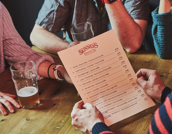 Skinnersbrewery's tweet photo. Choice can be a wonderful thing. That's why The Old Ale House offers one of the widest selections of real ale in Cornwall - just take a look at the menu!  beer #realalefan https://t.co/kuIrwmJ3B9 https://t.co/n0XZYCytW9