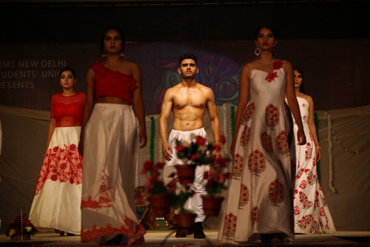 SparrowHoly's tweet photo. AIIMS Delhi Pulse 2018
The Fashion Night

#campusprincess #fashionnight #photography #event #aiimspulse2018 #Collegefest #concept #fashionphotography #dresses #clothes #fashion #style #amazingdress #instadress #dressadict #fashiong #fashiondress #fashionista 😍😍 https://t.co/tAoW2C18IJ
