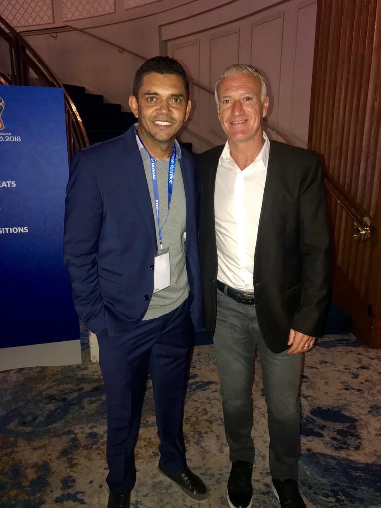 AmadoGuevara20's tweet photo. Finalizando una larga jornada de conferencias ampliando mis conocimientos y creciendo en esta maravillosa y demandante profesión aprendiendo de los grandes👍🏾⚽ #RobertoMancini #DidierDeschamps #JoachimLöw y mi mentor #ReinaldoRuedaRuano 🇭🇳🇵🇷 https://t.co/sLkYmXLqlN