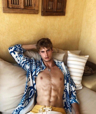MundaneApollo's tweet photo. A P O L L O 🌞

 • God of the Sun, Healing, &amp; Music

 • Mythology / Lit. 

 • Muti-Ship/ Verse 
 
 • nsfw / 18+ 

#emmy https://t.co/4AsQPqGdiz