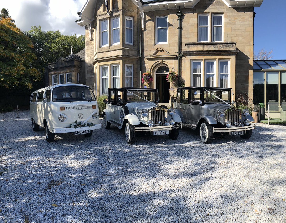 DeMo17's tweet photo. Congratulations to Lynda &amp; Mark, married today, arriving in style at @LynnhurstHotel with @metcars https://t.co/ZPhIkGJMNJ