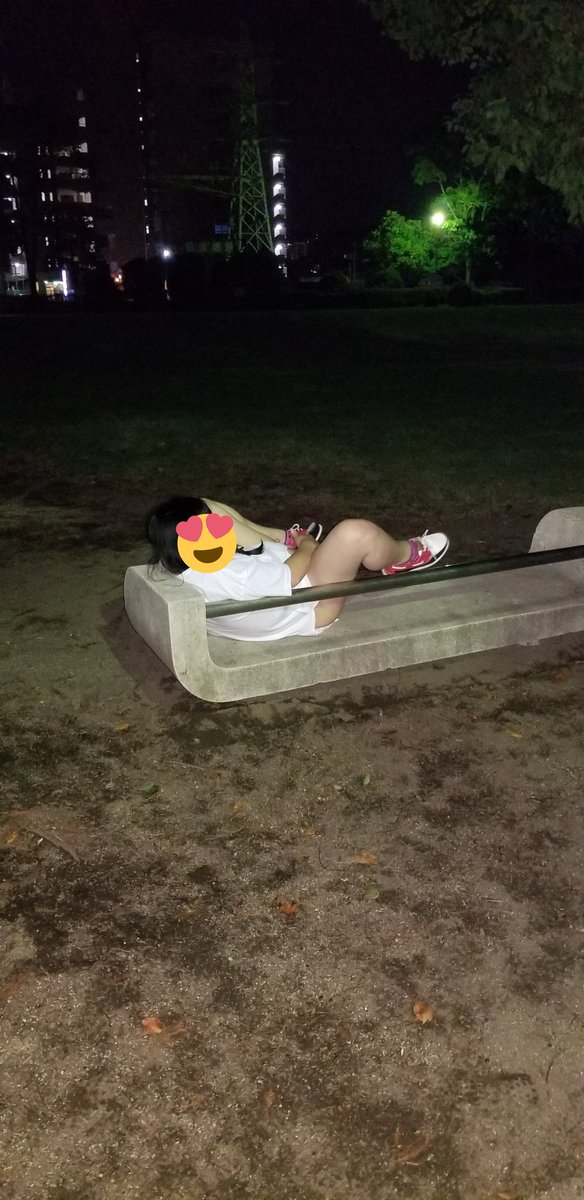 久しぶりの#野外露出 で喜ぶ雌豚。
開放的な空間でオナニーを。