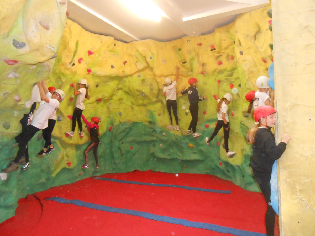 swiftacrotumble's tweet photo. fab morning with our young leaders @LowerGrangeFarm https://t.co/8HzCkOD47i