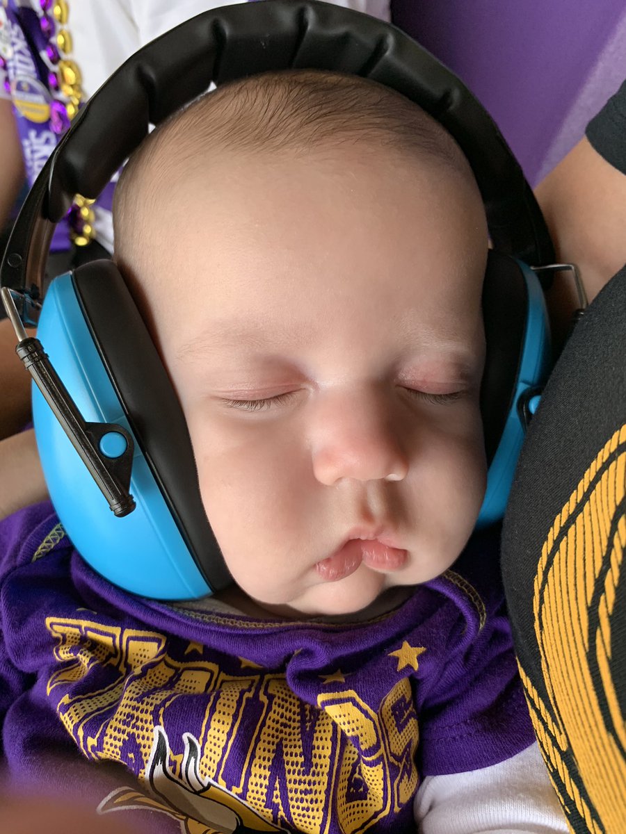 JessicaMBarlow's tweet photo. Wake up Vikings!! Let’s go! #skol https://t.co/ULyWuI8Aw1