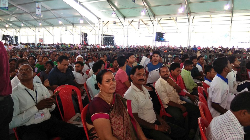 DhananjayPutush's tweet photo. #bjp #ramgarh #Jharkhand #DhananjayKumarPutush 
#AyushmanBharat कार्यक्रम के दौरान राँची के धुर्वा में माननीय @PMOIndia श्री @narendramodi जी एवं माननीय @cmojhr श्री @dasraghubar जी का सम्बोधन सुन राष्ट्रहित में कार्य करने की नई ऊर्जा मिली।
#PMJAYlaunch 
@idharampalsingh https://t.co/iX2MN8Xtww