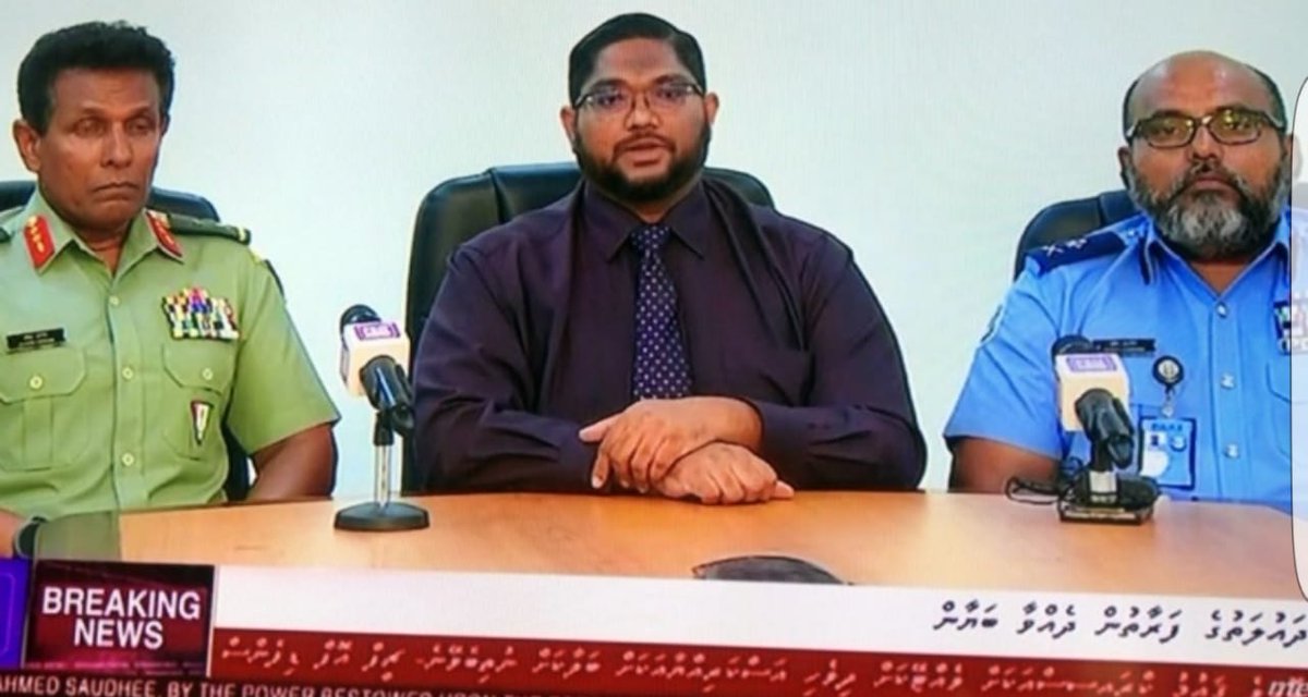 adduXfiles's tweet photo. #1Feb18 gai hukum thanfeezu nukoh dhigu dhanmaalihen inthihaabuge natheejaa ves gaboolu nukoh mi kaleyge dhigu dhammaalafaane.
@AhmedMahloof @evattey @Roxeyna https://t.co/3K9dR4MrC1
