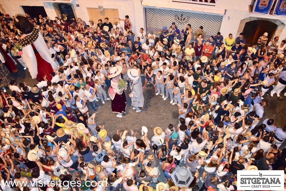 VisitSitges's tweet photo. El Foc a la Bèstia i la Ballada Final dels Gegants posen el punt i final a la Festa de Santa Tecla Sitges 2018 i ara sí que ja podem dir... fins l'any que ve!
TOTES LES FOTOS I PROGRAMA SANTA TECLA #Sitges 2018 A https://t.co/IkomRwXkO0
#STSitges18
#focalabestia https://t.co/H9pbrAezh9