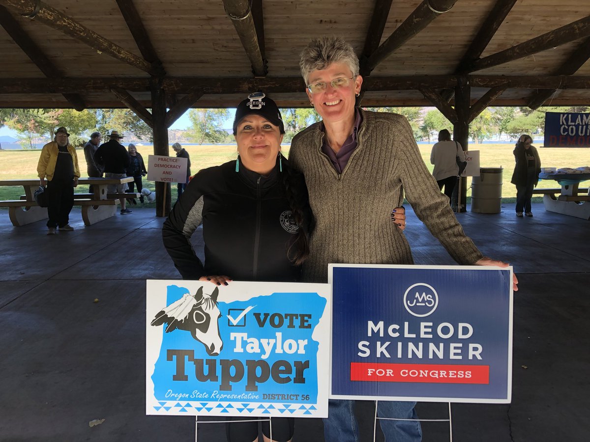 Tupper4Oregon's tweet image. Exciting things are happening in rural Oregon! Vote for @Tupper4Oregon and @JamieforOregon for leadership grounded in Eastern Oregon, not beholden to #BigPharma or #BigFossilFuels. #nativevote18 #women #oregon #BlueWave