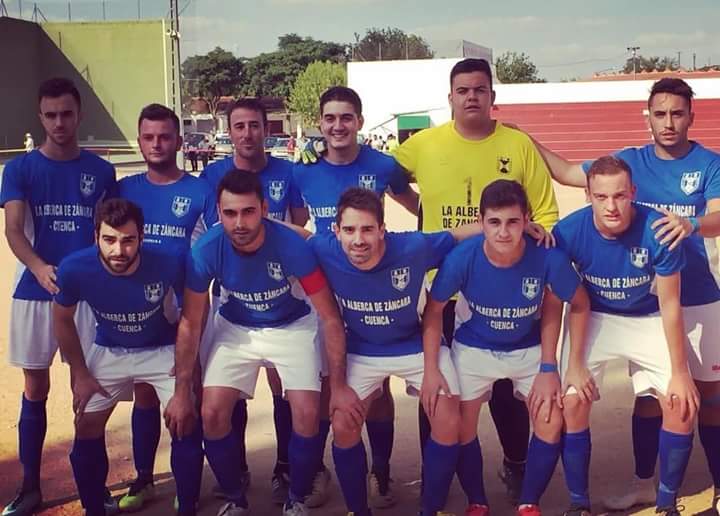 Ayer logramos empate ante el <a href="/CDAguasNuevas/">CCD Aguas Nuevas</a> a 1. Se adelantaron los visitantes en el 78 y empatamos en el 88 de penalti transformado por nuestro capitán Gordi. Muchas gracias a los que ayer se acercaron al Municipal. #AupaSantaCruz #123LucharYGanar