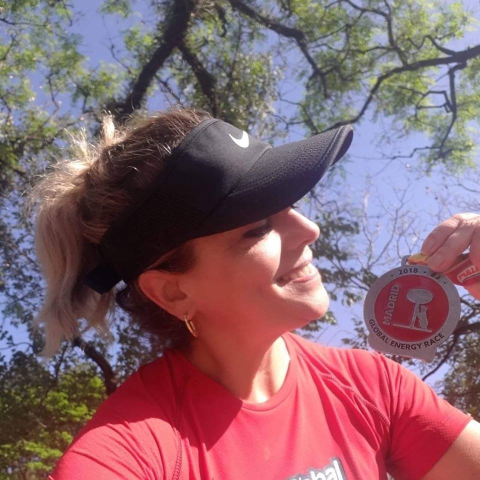 Cla_andriott's tweet photo. “NUNCA FICA MAIS FÁCIL, VC É QUEM FICA MELHOR”. .  🏃‍♀️🏃‍♀️
Jamais deixe que o “difícil” possa te vencer! 
#saúde #emformaaos56 #atitudeboaforma 
corridinha master 👊🏻👊🏻👊🏻  #globalenergyrace2018   São Paulo https://t.co/66b6ZINNqM