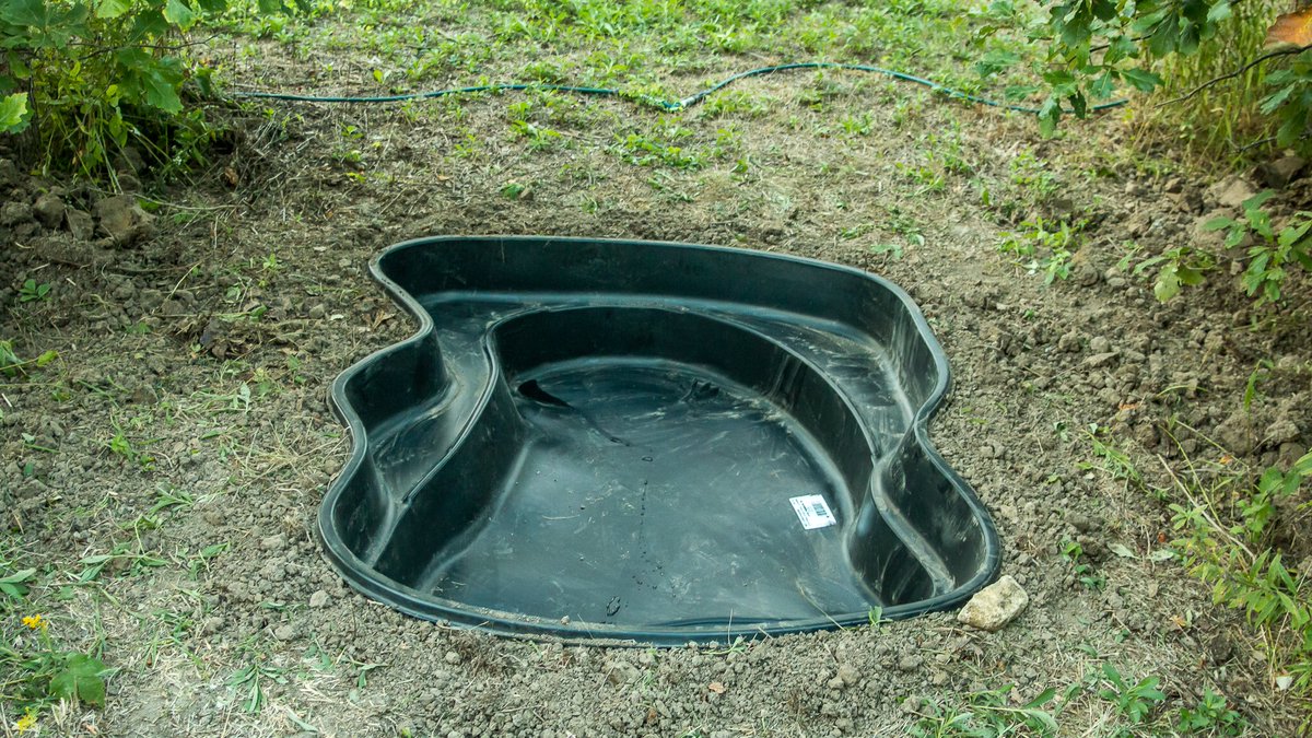 MCTProductions_'s tweet image. Anyone ever try out a little drinking water pond? Can’t wait to see the reactions from the wildlife on the trail camera on it!

#hunting #deer #nature #conservation #fun