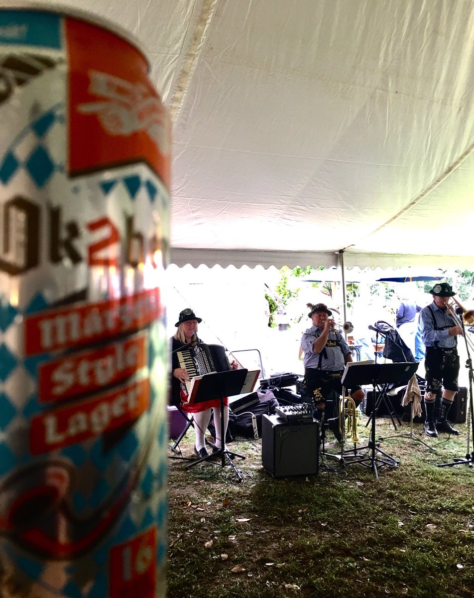 ImACompooter's tweet photo. Pouring some @2RoadsBrewing Ok2berfest, Roadsmarys and Espressway at The Farm At Carter Hill’s (Marlborough, CT) Octoberfest 2-6PM! Come on by and drink some beers. https://t.co/wQpsOUJgky
