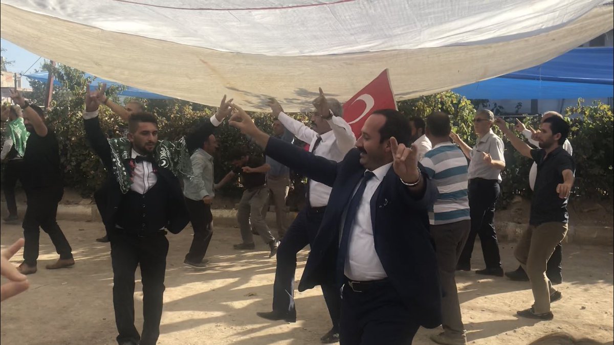 ismailcirit20's tweet photo. Gözler Mahalle Temsilcimiz Mehmet ERDEN kardeşimizin düğününe katıldık, bir ömür mutluluklar diliyoruz @MhpPamukkale https://t.co/7Oyq4t8Kxm