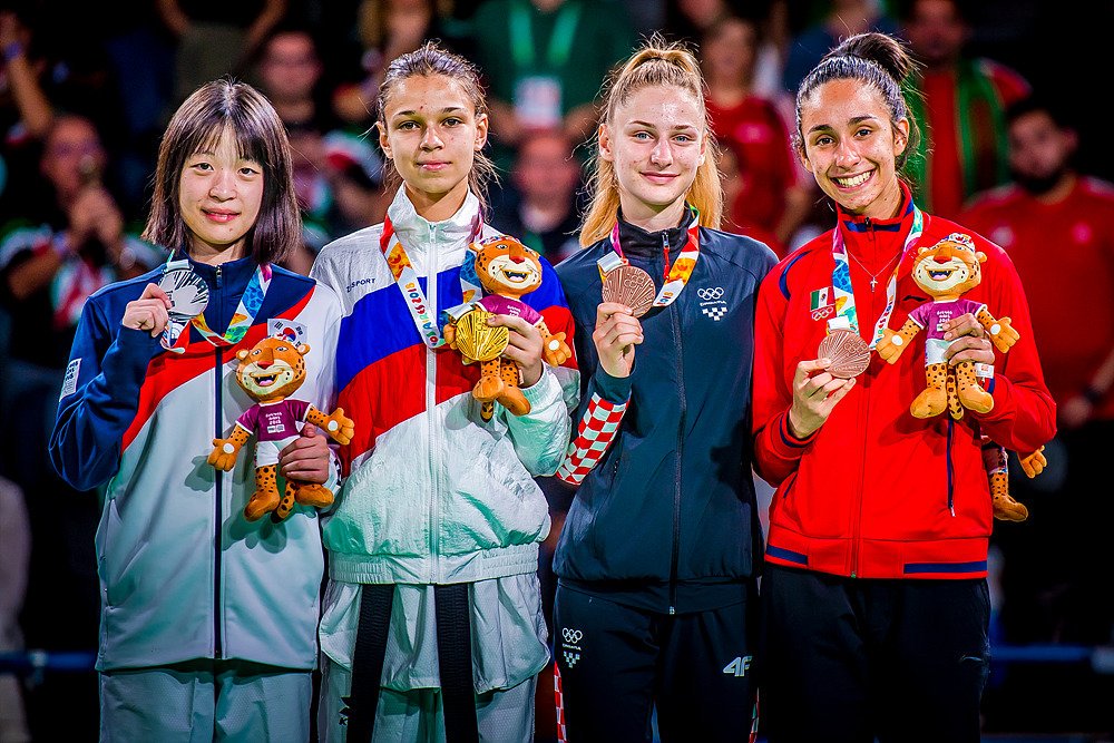#YOG2018 || #PHOTOTKD 📷 || In the women’s -44kg, 17-year-old Shcherbakova overcame Korea’s 16-year-old Mireu Kang 12-6 in the final to take the top honours.

Lena Stojkovic of Croatia and Mexico’s Alicia Monserrat Rodriguez Fuentes won the bronze medals.

Vía @WorldTaekwondo1