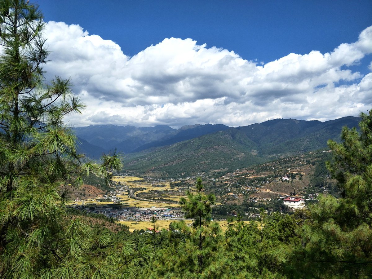 MaidenBhutan's tweet photo. Autumn carries more gold in its pocket than all the other seasons.”– Jim Bishop. At and above Paro valley watching the wealth this valley provides - one of course for the eyes. Considered a rich valley,  its not too hard to fathom why so.#autumn @maidenbhutan .
 #MondayMotivation https://t.co/2ykm8b9nP4