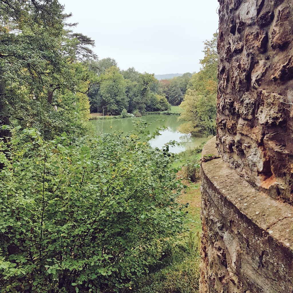 twittecaro's tweet photo. • Victor Hugo, les romans : un souffle toujours vivant • #expo #Bievres 
Visite guidée de la maison littéraire de Victor Hugo et découverte du parc du domaine des Roches #passionnant
#chateaudesroches https://t.co/ajfog1bDBX