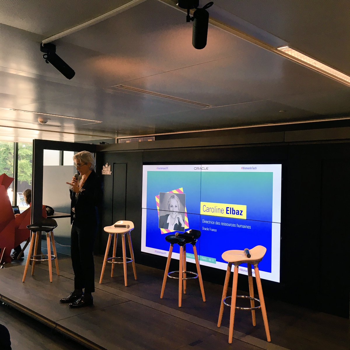 Début de la session #WomenInTech 👩‍💻 avec un talk d'ouverture de <a href="/ElbazCaroline/">Caroline ELBAZ</a> DRH Oracle France 🎙 #OracleImpactFR