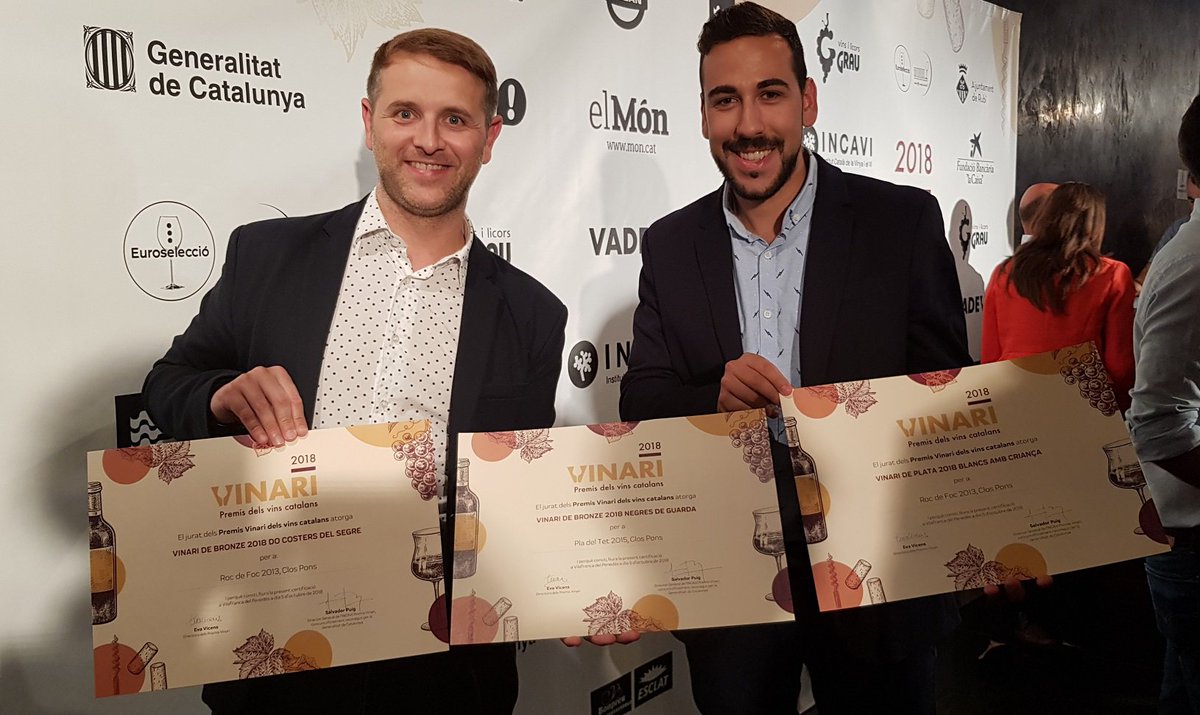🏆🏆🏆 Descobreix els tres guardons que vam guanyar a la sisena edició dels Premis Vinari 2018 el passat divendres a Vilafranca del Penedès. #ClosPons #vicatalà #incavi #Vinari18 <a href="/DO_CostersSegre/">DO Costers del Segre</a> <a href="/VADEVI/">VADEVI</a> <a href="/PremisVinari/">Premis Vinari</a> 
bit.ly/premisVinari20…
