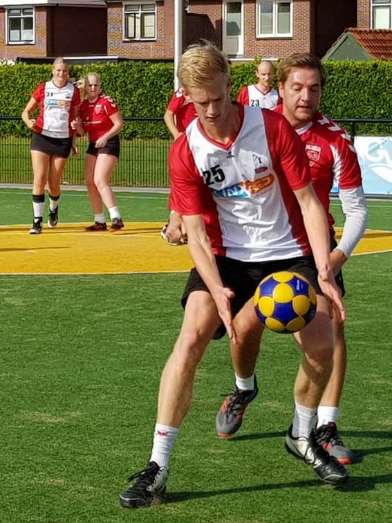 Wedstrijdverslag: <a href="/akc_almelo/">AKC Almelo</a> 2 - OWK 2 
Punt uit Almelo voor OWK 2
kvowk.nl/teams-competit…