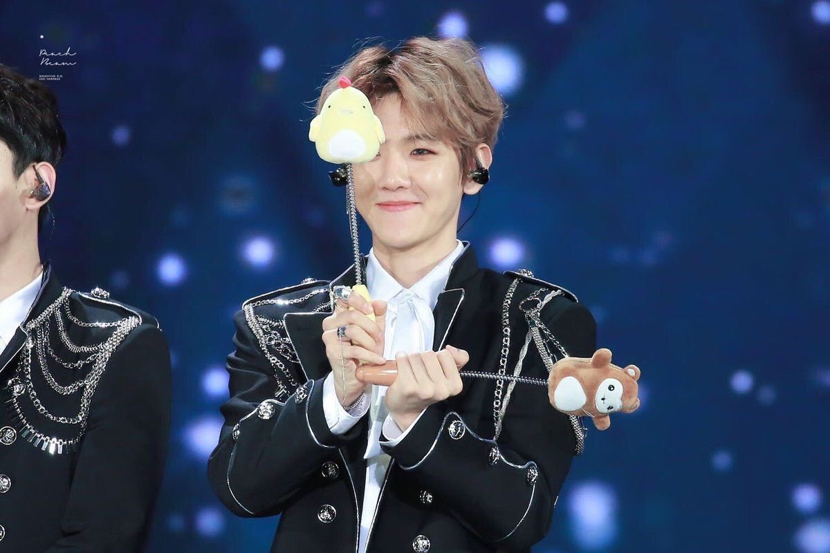 cutienongbaek's tweet photo. เนี่ยใครจะรักเอลี่ไปกว่าน้องแบ้กอีกอะ ไม่มีแร้วรึป่ะ ทุกอย่างก็คือต้องโชว์เปงรูปตัวL พยายามสื่อสารให้เรารู้ตลอด รักน้อง 😭😭😭 https://t.co/Wts9mXssN4