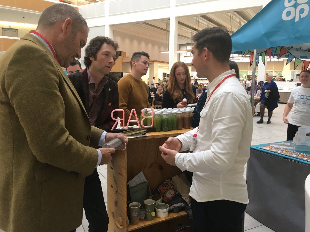 .<a href="/mrchrisaddison/">@mrchrisaddison@dizl.de</a> chatting with @cowherdsjuicery - a Salford based social enterprise and cold pressed juice company that educates and raises awareness around the benefits of a plant based way of life #BuySocial #socent