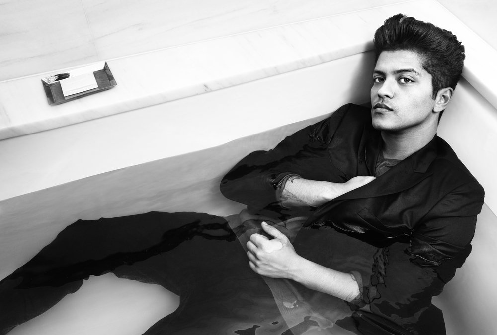 aresluoga's tweet photo. Born on this day in 1985, eleven-time #Grammy Award winning singer, songwriter, musician, dancer and producer #BrunoMars https://t.co/j78y0Fxuww