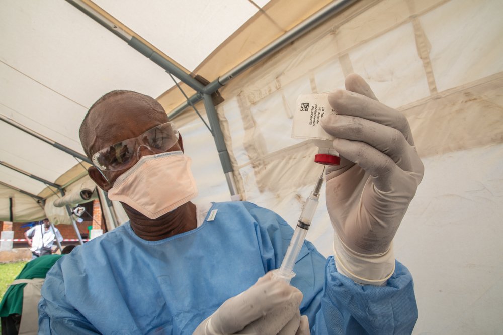 MSF_access's tweet photo. Will equitable access to new vaccines be secured? @CEPIvaccines has invited comments on its revised “Policy Regarding Equitable Access”. 🧐 Read our response https://t.co/fWrpELpnqf #MatchingHealthNeeds https://t.co/gcWeAKIo1M