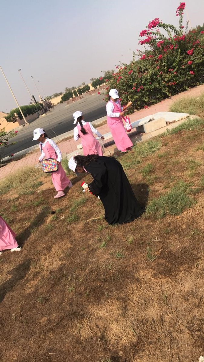 نظمت مبادرة بيئية بمشاركة 30 طالبة ابتدائية

#أمانة_جدة تواصل تطوير ذهبان بإزالة تعديات ومعالجة مستنقعات في 337 موقع
bit.ly/2Ogn4wE