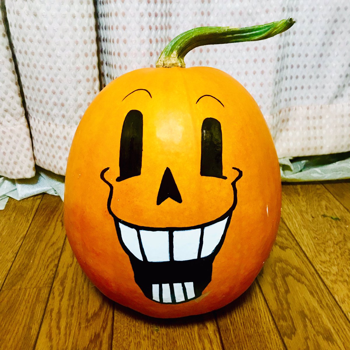 Tora_bone's tweet photo. 完成したのでお披露目〜
ハロウィン骨兄弟🎃
人形の顔を参考にしてみました✨ https://t.co/9EvBNLfB78