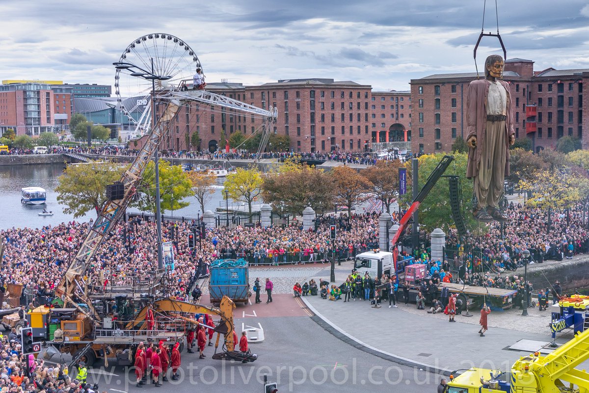 photolpool's tweet photo. A few more of my photos from yesterday afternoon of the final stages of the #GiantSpectacular #giants #loveliverpool #LiverpoolGiants @GiantSpectacle @lpoolcouncil @CultureLPool https://t.co/OKmsFK7Czq