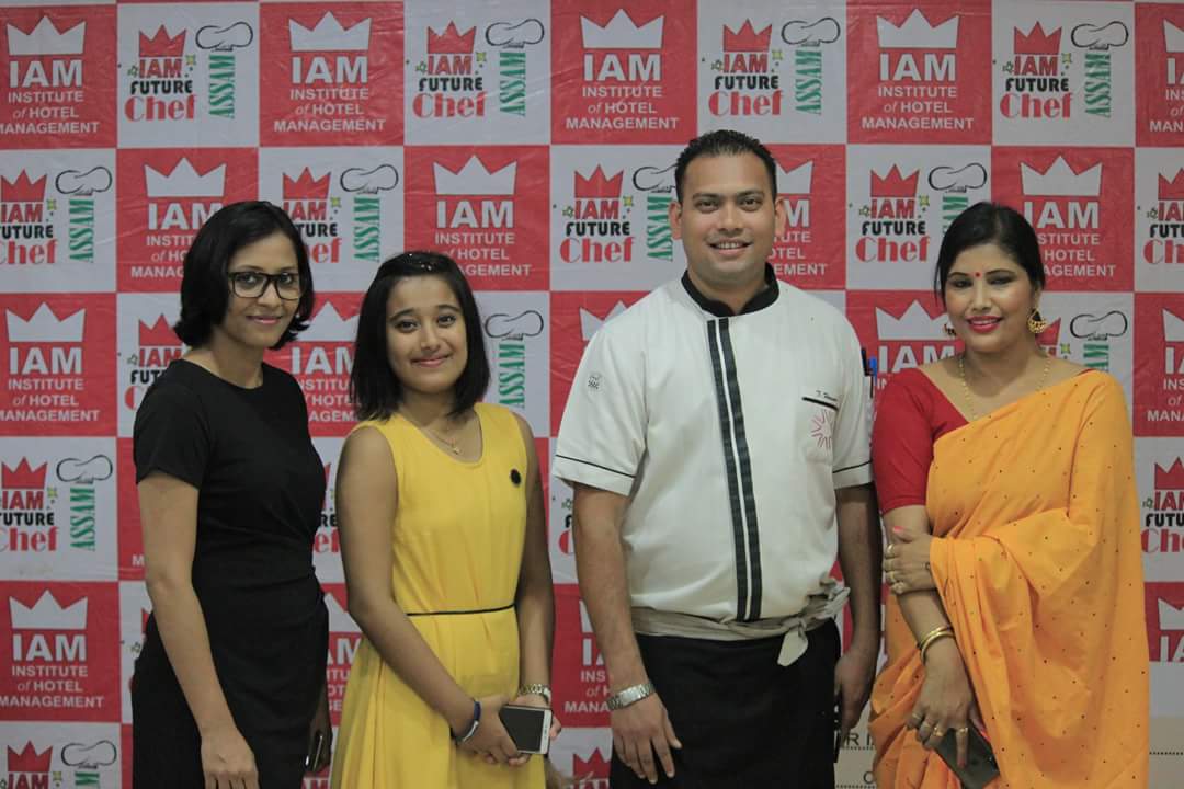 iamihmghy's tweet photo. In 2016 Ekajolly Das won the #AssamFutureChef coveted crown,now doing her internship in #VivantabyTaj #Guwahati
2018 #Season5 Grand Finale she happily presented Winner Sash to new Champion Chandana Das of #SFSNarengi
#IAMGuwahati https://t.co/p8JQk8aErU