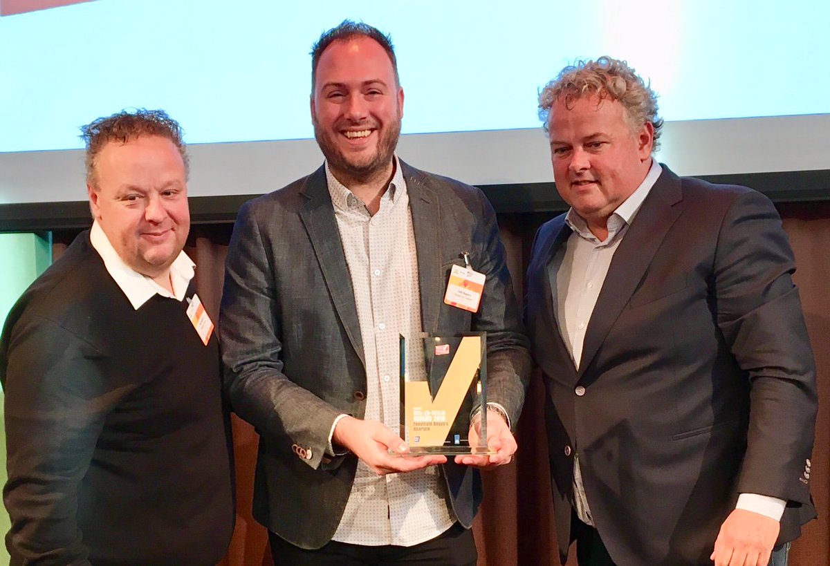 KHN's tweet photo. Trots op deze ondernemer! Roderick Dekker van #Bugsys in #Haarlem wint de #WelzoVeiligAward in de categorie #horeca - https://t.co/vzStOUorD9 #WeekvandeVeiligheid #veiligheid #samenwerking https://t.co/vCQosFzn49