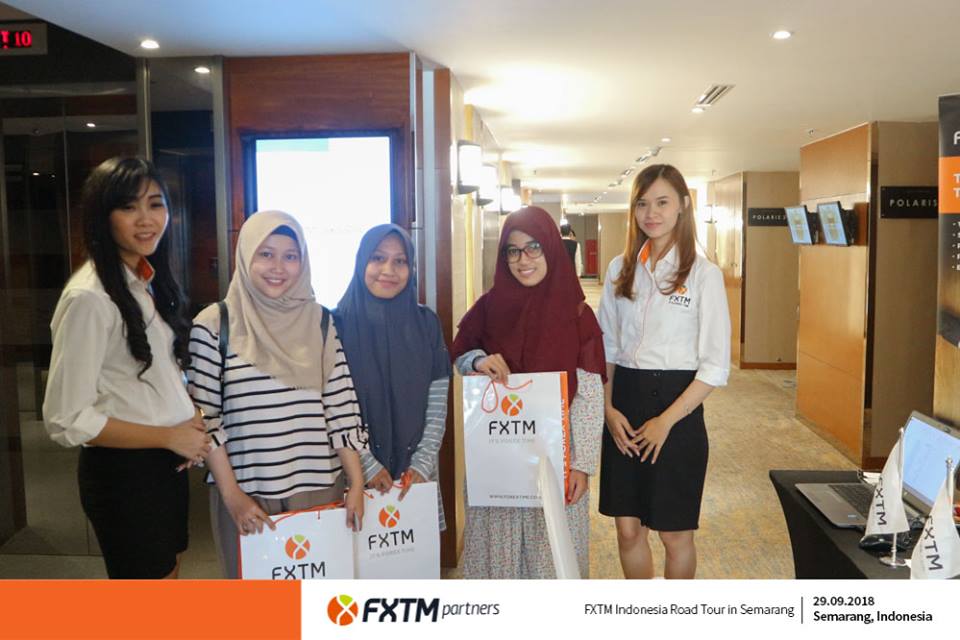 FXTMid's tweet photo. Pada tanggal 29 September, #fxtmpartners mengadakan #seminar gratis untuk sekelompok besar #trader forex di hotel gumaya tower di semarang, Indonesia dan hasilnya sangat positif!

#FXTM #FXTMId #ForexTime #Trading #workshop #Senin https://t.co/jkHlmwuxQQ