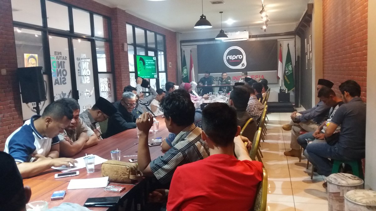 hilmanjajang1's tweet photo. @EkoSandjojo Kami sangat bangga punya mntri dan presiden @jokowi karna kmntrian Desa yg lngsung trasa oleh msyarkt. #PendampingDesaKuat terimakasih juga terhadap #PendampinDesa https://t.co/mOgwO9FTUd