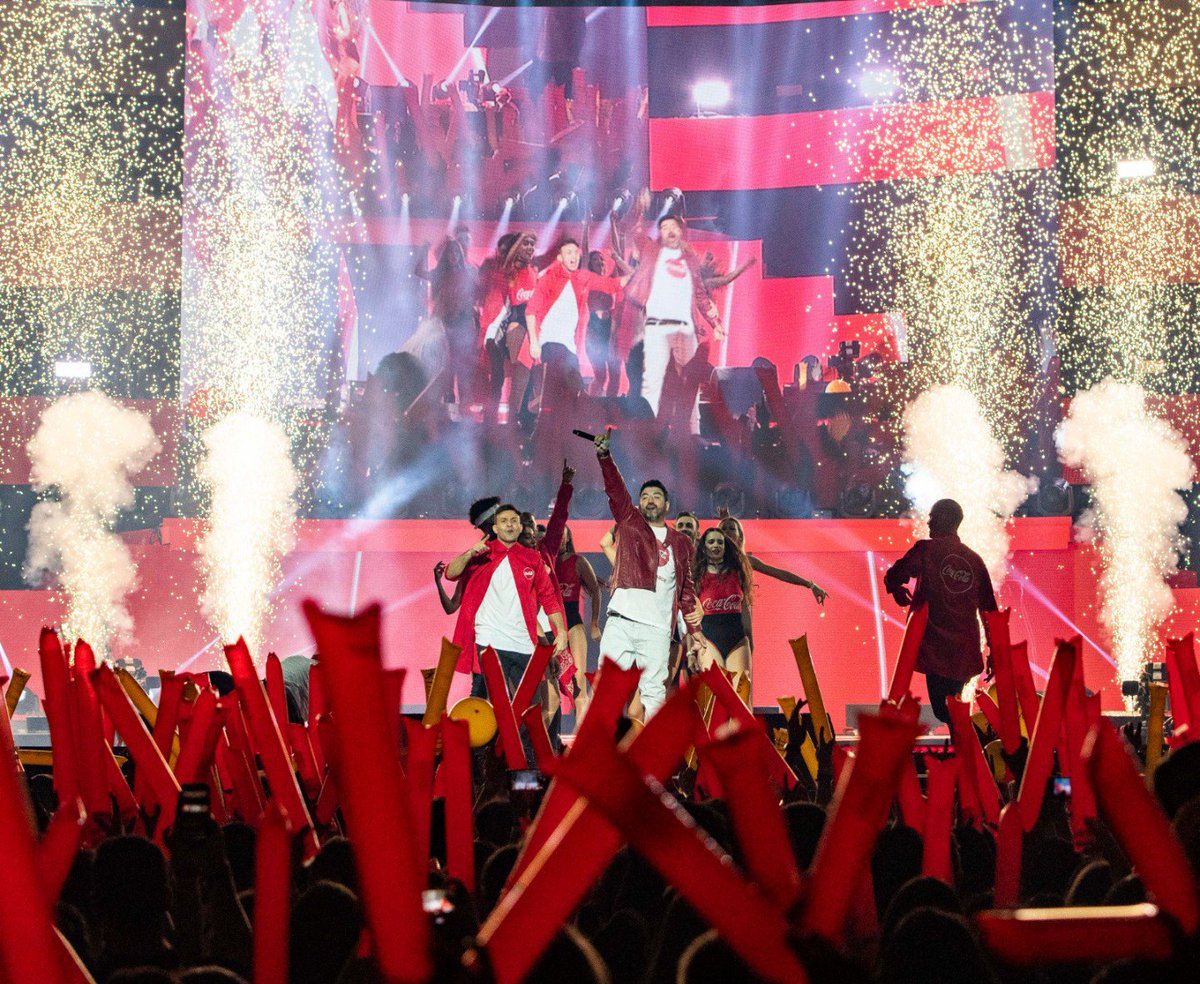 TonyAguilarOfi's tweet photo. Showtime!!!! 📸 By @nabscab  #CCMEFanEdition #CCME @CocaCola_es https://t.co/goc6yUmZk9