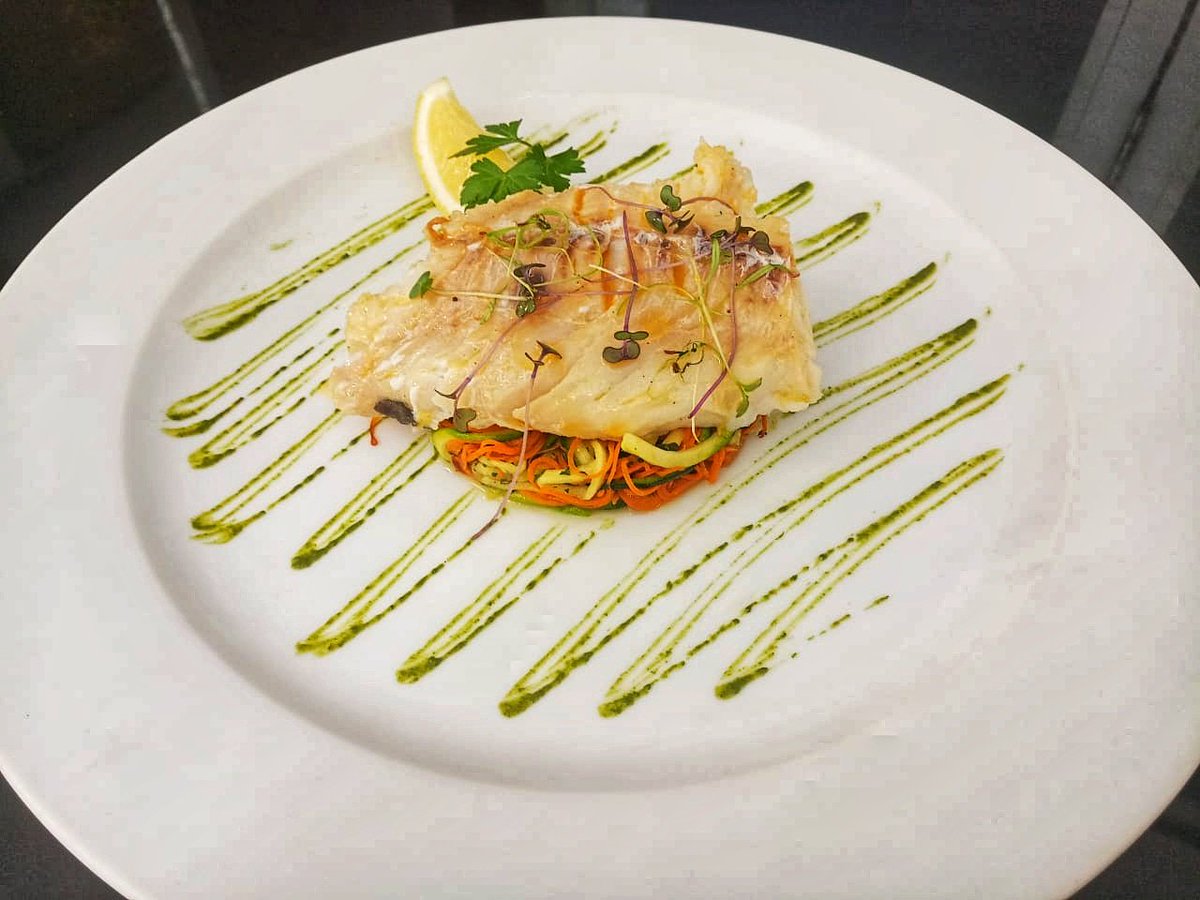 ExperienceSeven's tweet photo. Today's Special A: Fillet of Atlantic Cod poached in extra  virgin olive oil served on Carrot &amp; Courgette spaghetti, caper beurre noisette &amp; micro herbs #experienceseven #healthymeals @chefkiranjethwa #freshfood #chefkirancreations #newmenurollout #chefkiranjethwa #ohmycod https://t.co/x1pxWlYG5a
