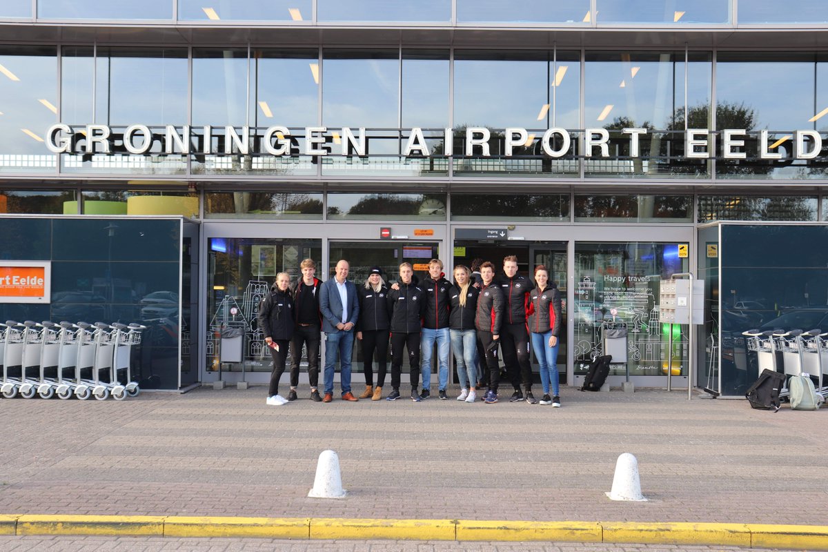 Daar gaan ze, de schaatsers van @schaatsteamiko! Groningen Airport Eelde wenst ze veel succes tijdens hun trainingskamp in Inzell.