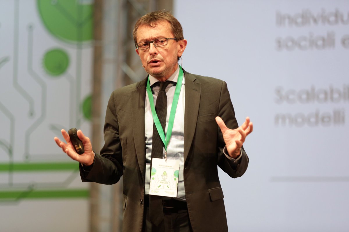 Digital4NP's tweet photo. Innovazione e consapevolezza al #D4NP! 🌿🚀
«Chi ha inventato la barca ha inventato il naufragio. Innovare genera sempre dei problemi connessi. Per questo l’atto innovativo deve includere la consapevolezza dell’impatto sociale»
@mariocalderini  - @FondaPoliMi e @Tiresia_Polimi https://t.co/lOyYgB3j6l