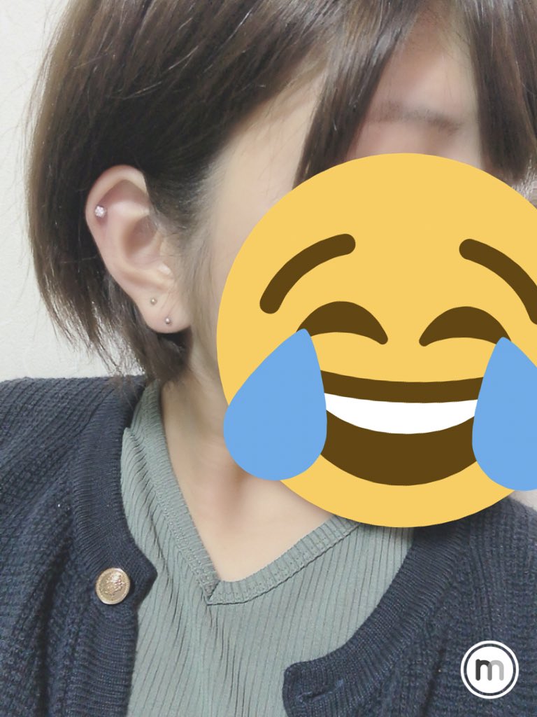 ななち いわち担 左耳 軟骨1個 耳たぶ2個 たまたまいわちと同じ はず 右耳 耳たぶ1個 さすがにトラガスは開けられん 左が同じだけでもいいやー 髪型もちょい似てるし 中刈り上げようかな もういわちリスペクト 岩橋玄樹 ピアス 髪型